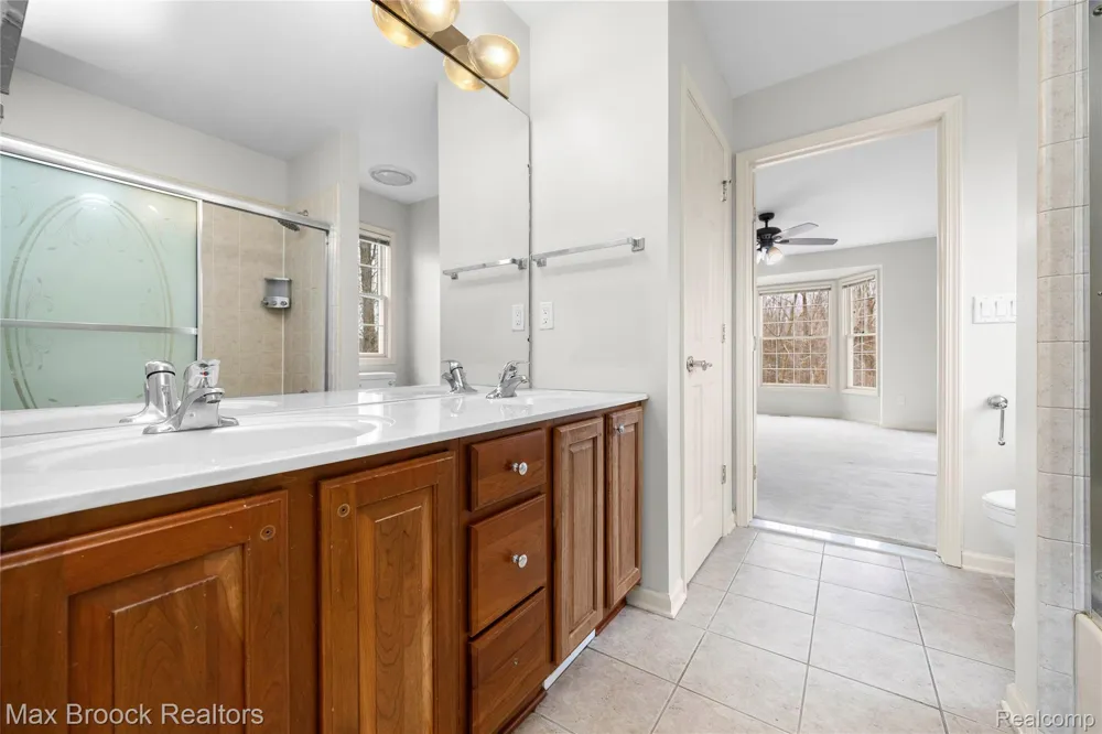 7083 Chatham Court West Bloomfield Charter Township, MI 48322