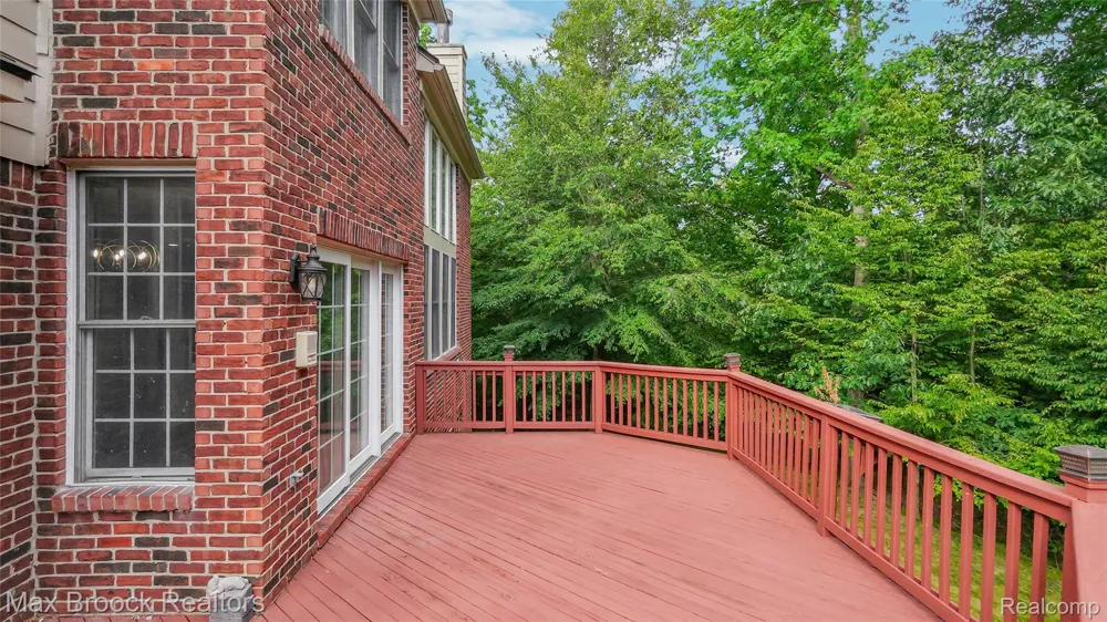 7083 Chatham Court West Bloomfield Charter Township, MI 48322