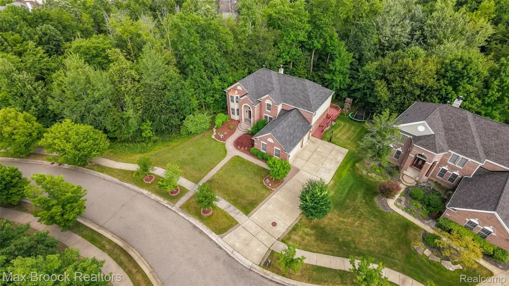 7083 Chatham Court West Bloomfield Charter Township, MI 48322