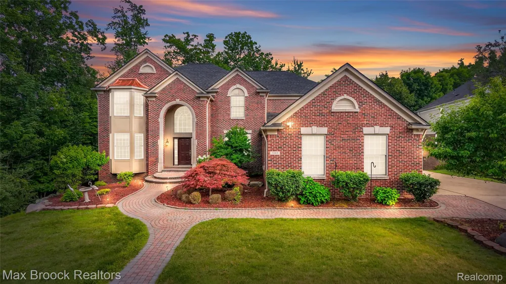 7083 Chatham Court West Bloomfield Charter Township, MI 48322