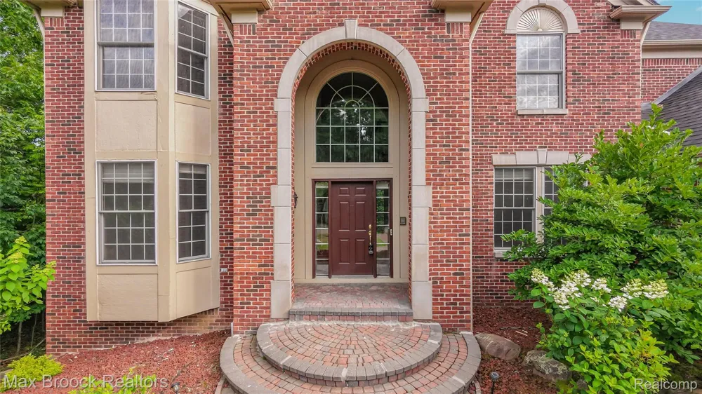 7083 Chatham Court West Bloomfield Charter Township, MI 48322