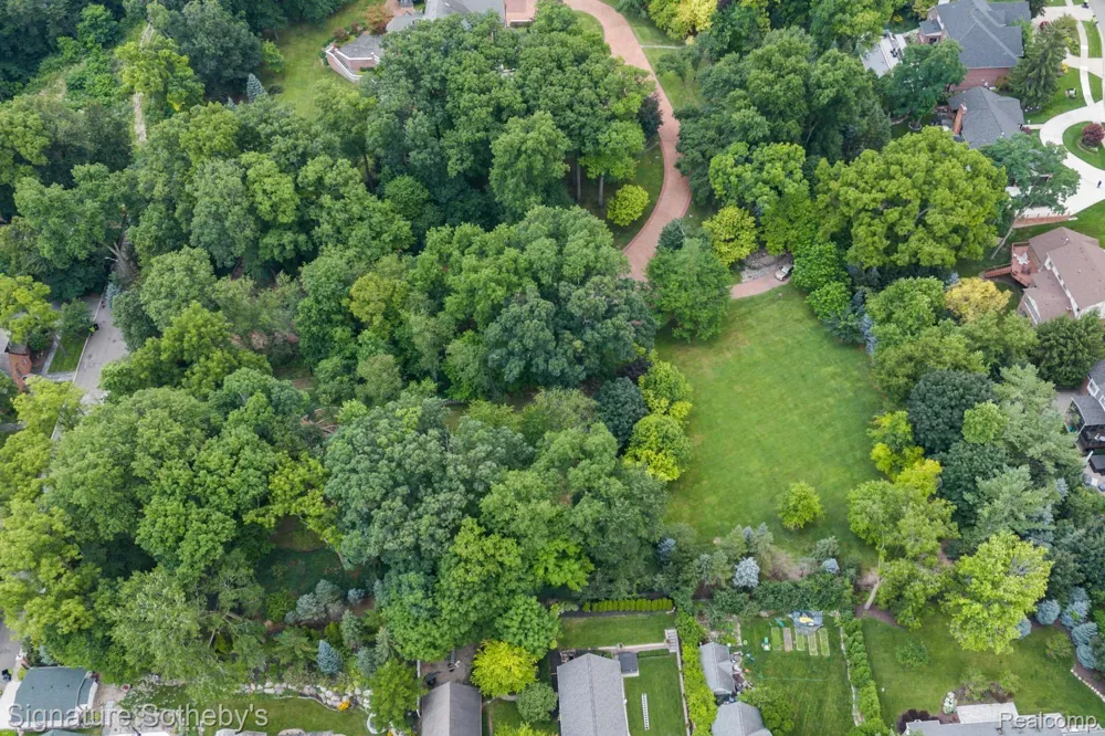 590 DUBUAR STREET Northville City, MI 48167