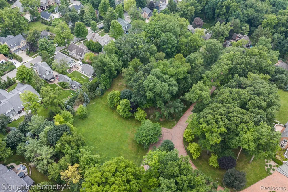 590 DUBUAR STREET Northville City, MI 48167