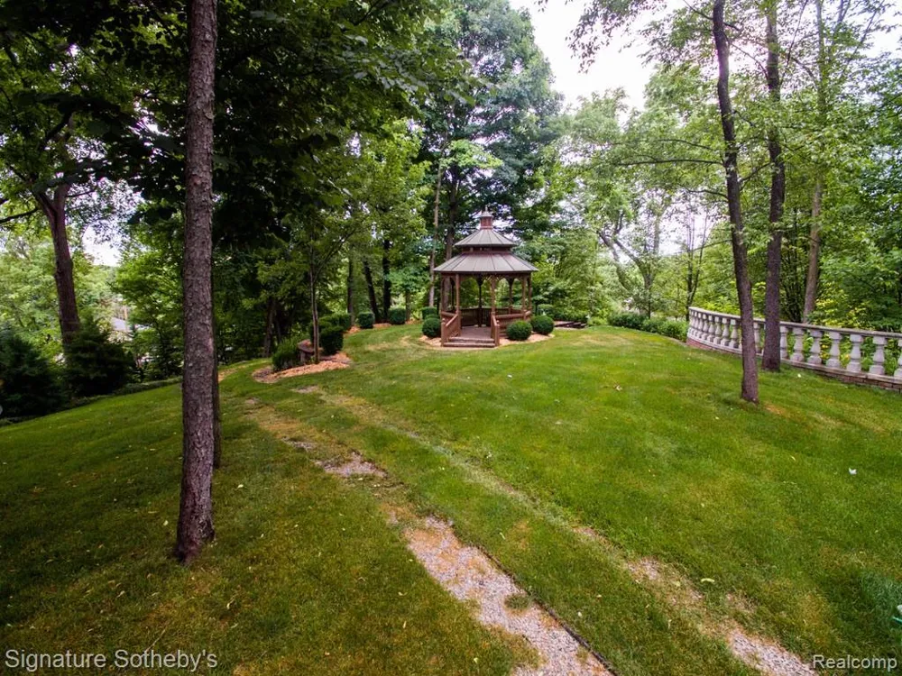 590 DUBUAR STREET Northville City, MI 48167