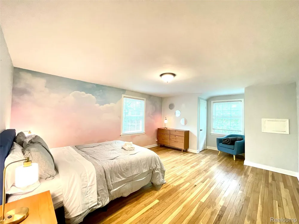 60 Devon Road Bloomfield Hills City, MI 48302
