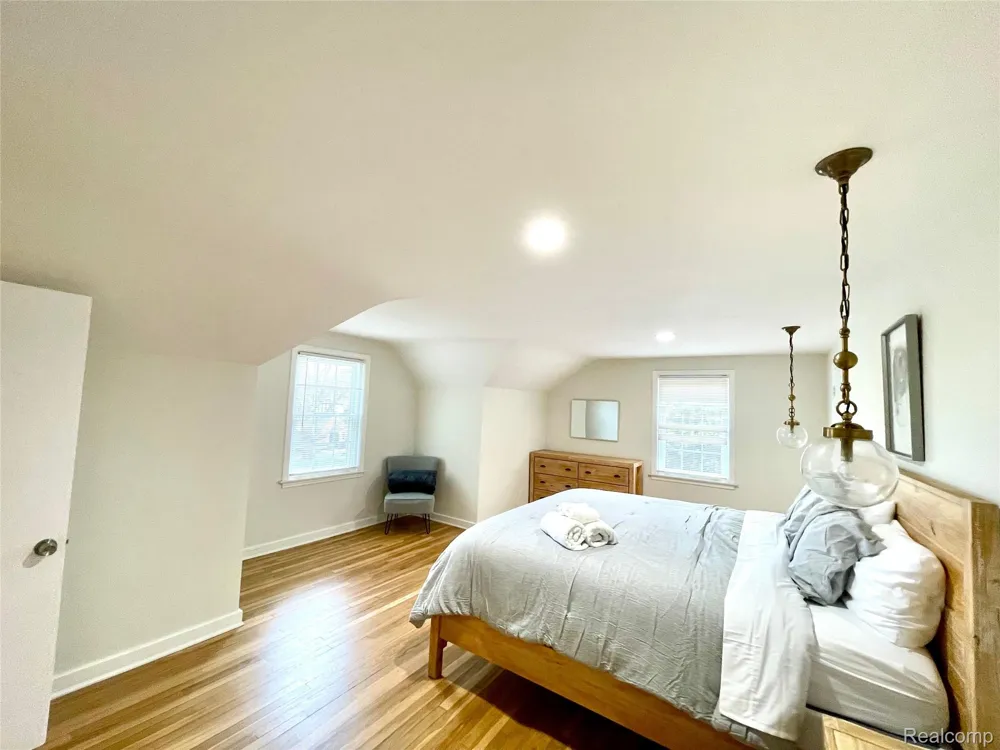 60 Devon Road Bloomfield Hills City, MI 48302