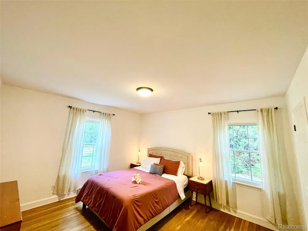 60 Devon Road Bloomfield Hills City, MI 48302