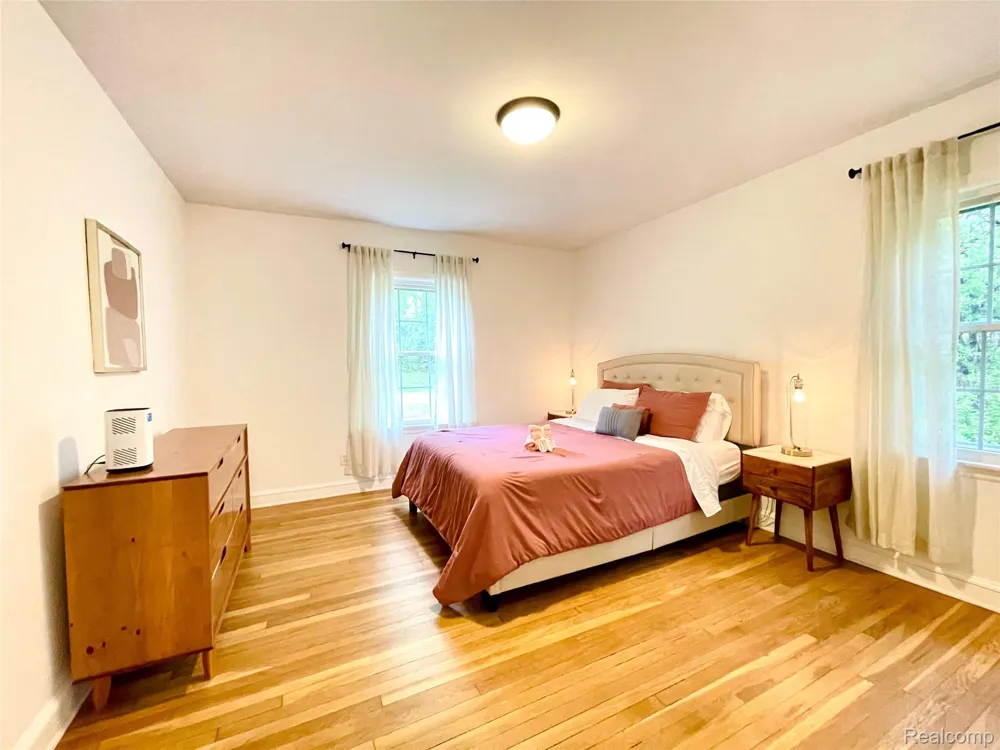 60 Devon Road Bloomfield Hills City, MI 48302