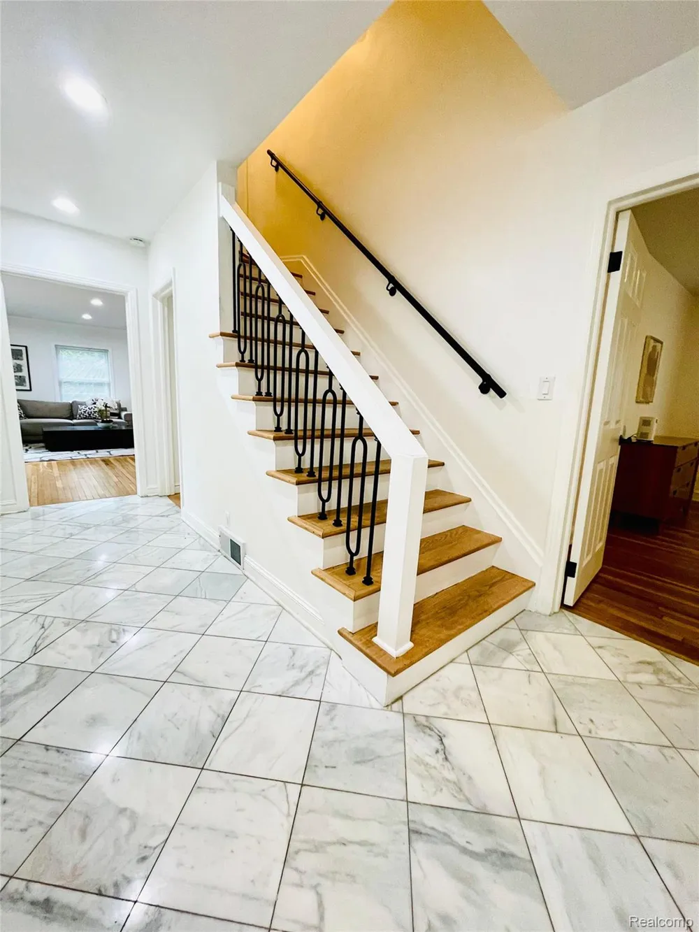 60 Devon Road Bloomfield Hills City, MI 48302
