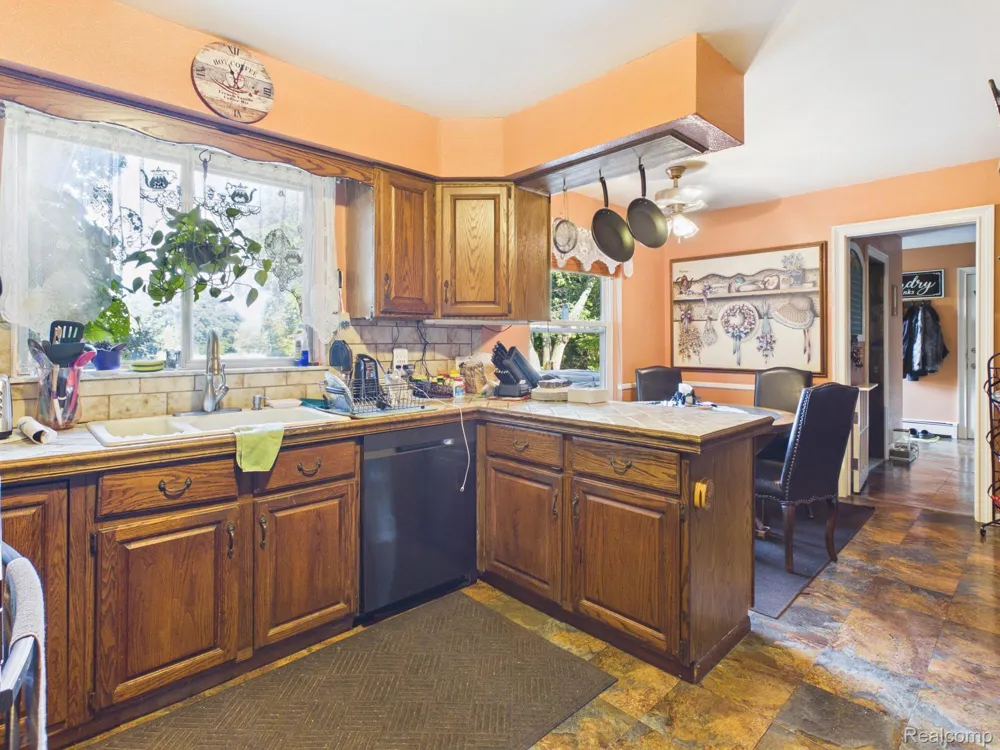 873 Winn Lake Road Lapeer Township, MI 48446