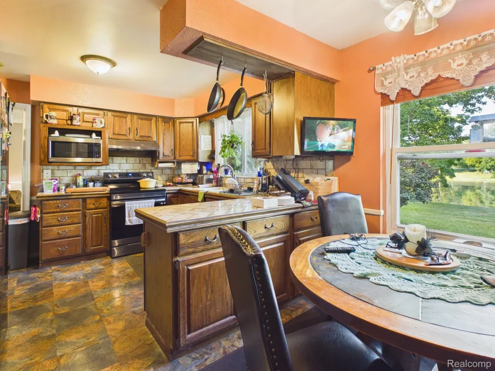 873 Winn Lake Road Lapeer Township, MI 48446