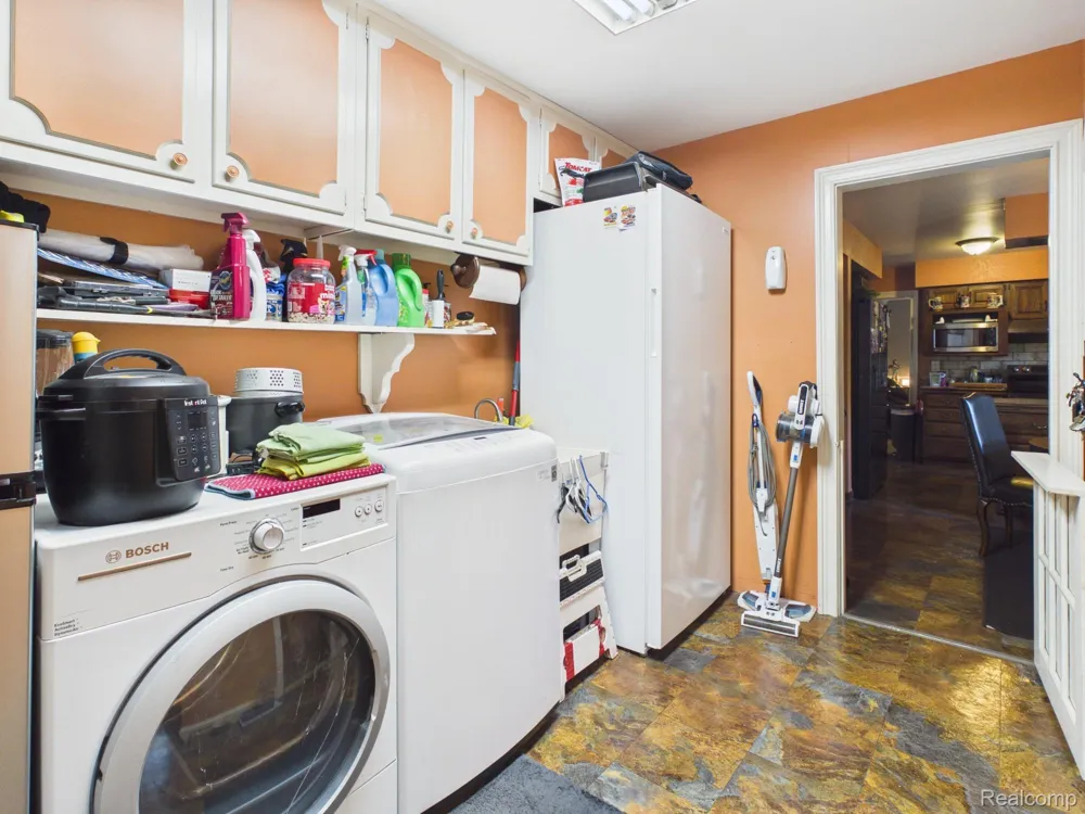 873 Winn Lake Road Lapeer Township, MI 48446