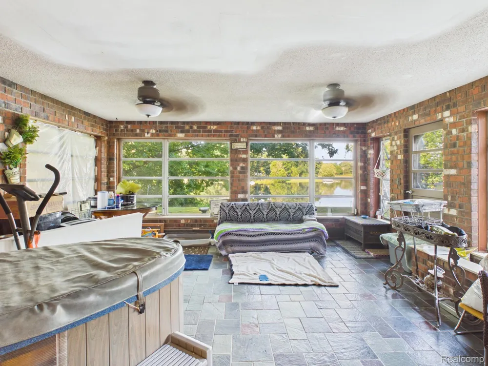 873 Winn Lake Road Lapeer Township, MI 48446