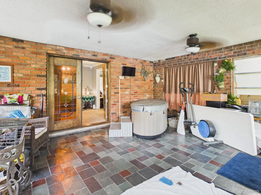 873 Winn Lake Road Lapeer Township, MI 48446