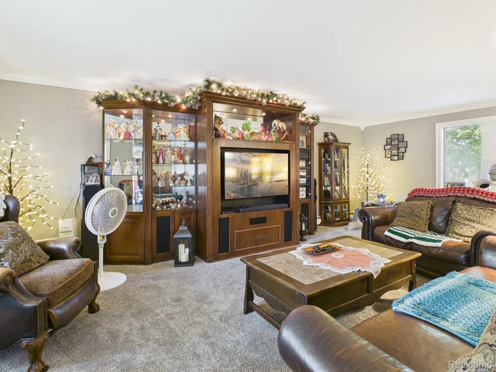 873 Winn Lake Road Lapeer Township, MI 48446