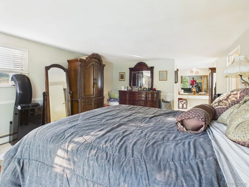 873 Winn Lake Road Lapeer Township, MI 48446