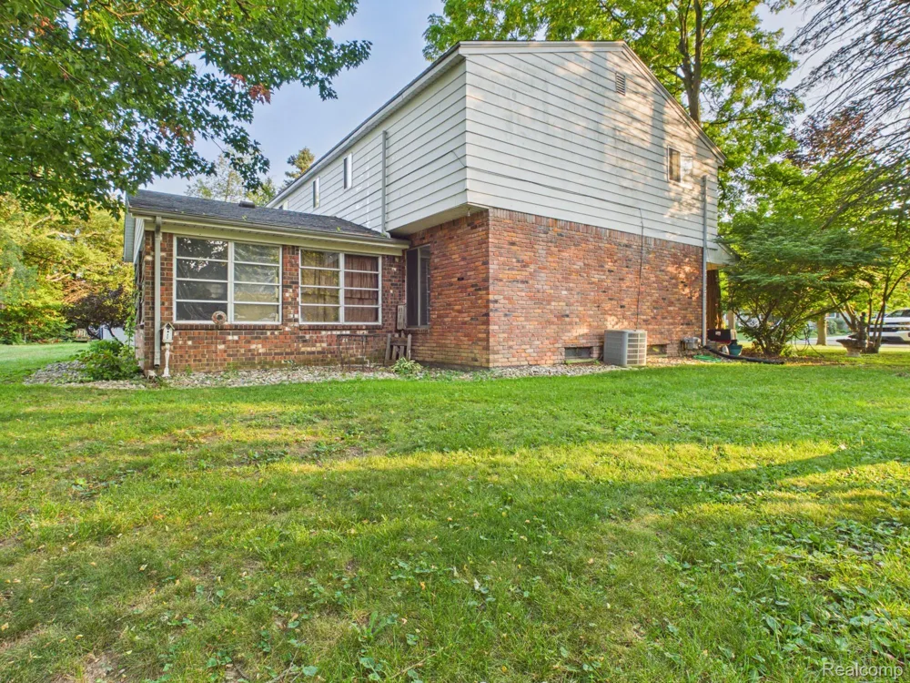 873 Winn Lake Road Lapeer Township, MI 48446