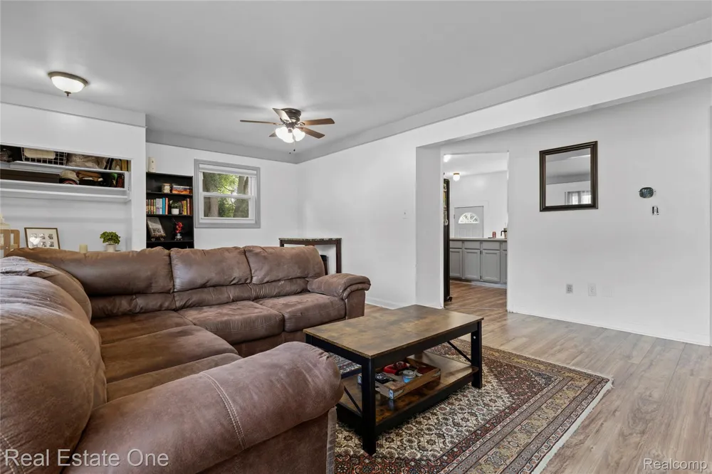 27768 Rialto Street Madison Heights City, MI 48071