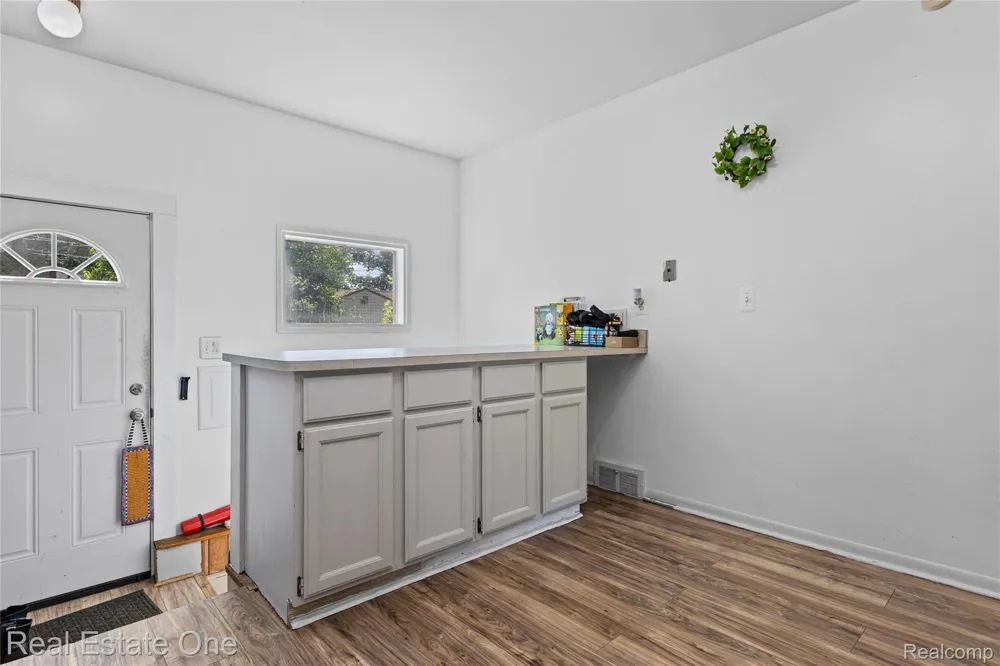 27768 Rialto Street Madison Heights City, MI 48071