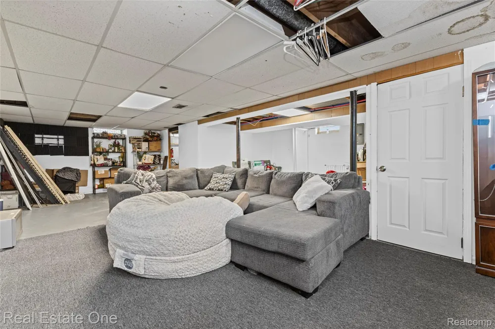 27768 Rialto Street Madison Heights City, MI 48071