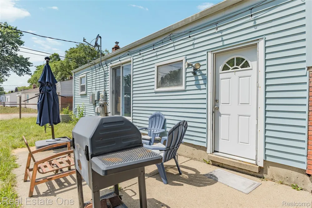 27768 Rialto Street Madison Heights City, MI 48071
