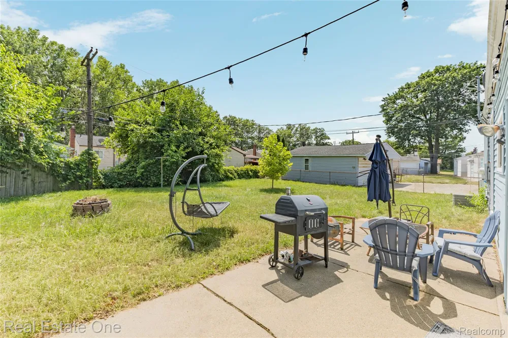 27768 Rialto Street Madison Heights City, MI 48071