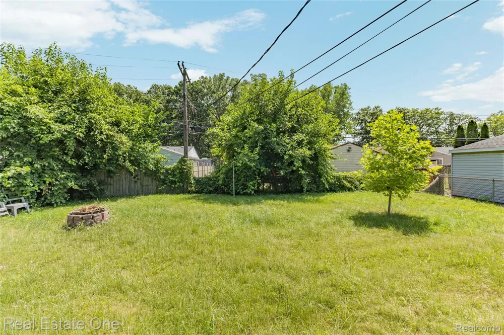 27768 Rialto Street Madison Heights City, MI 48071