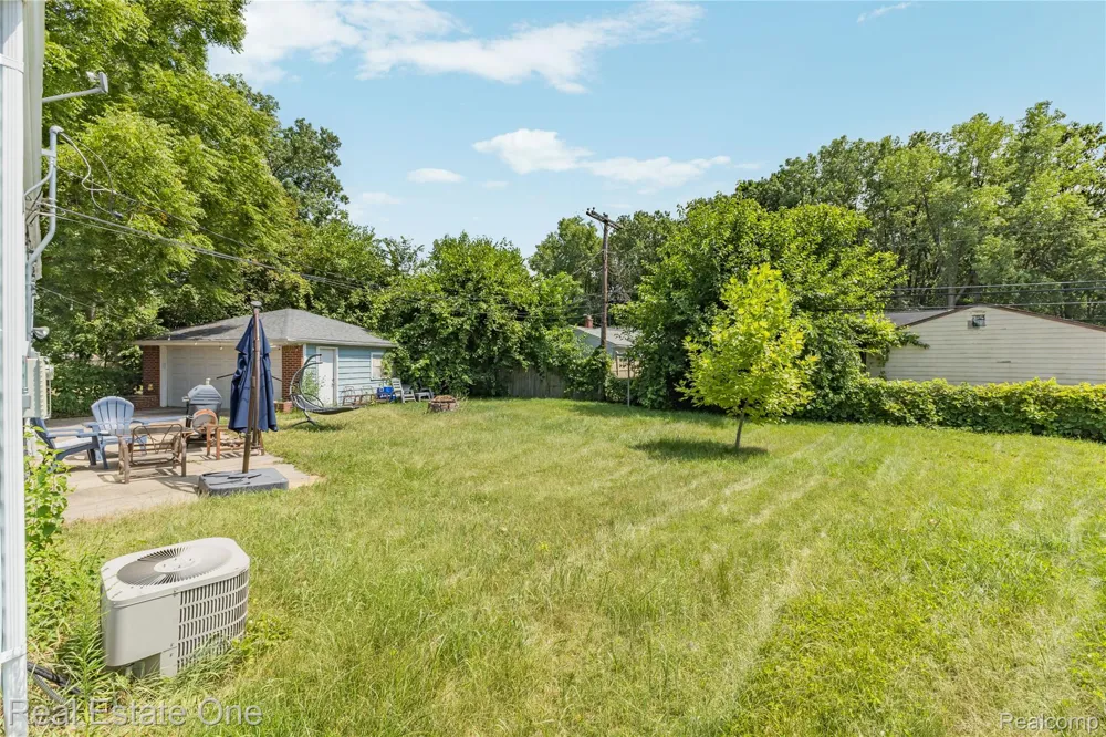 27768 Rialto Street Madison Heights City, MI 48071