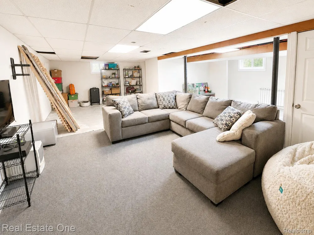 27768 Rialto Street Madison Heights City, MI 48071