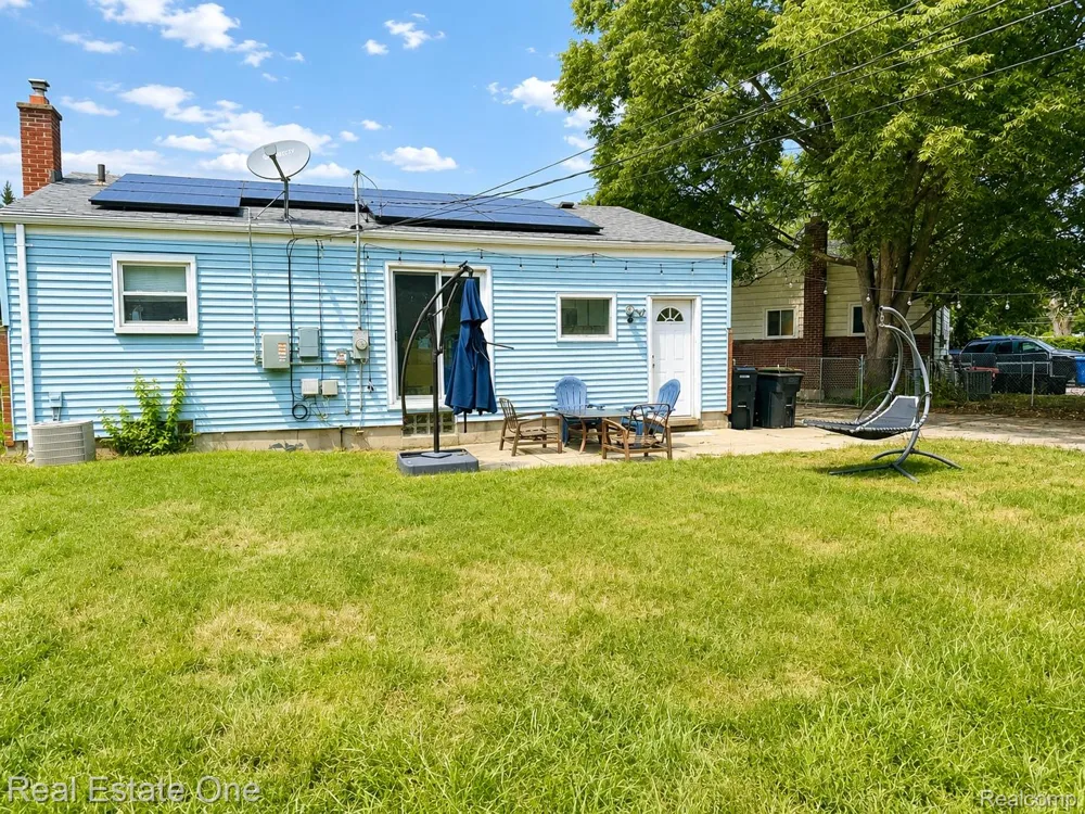 27768 Rialto Street Madison Heights City, MI 48071