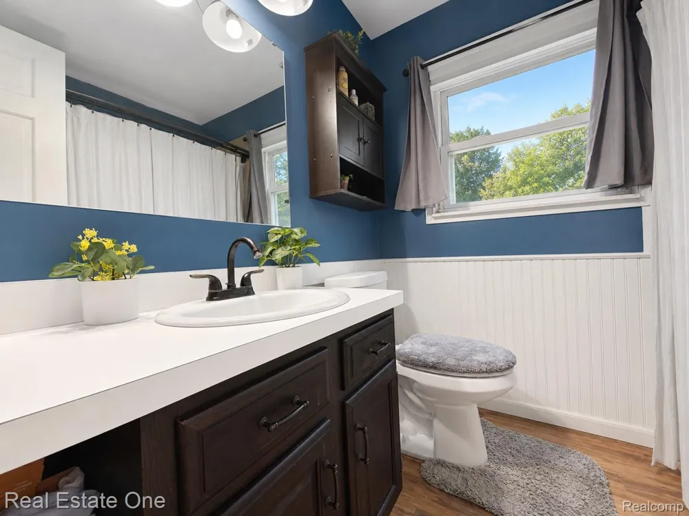 27768 Rialto Street Madison Heights City, MI 48071