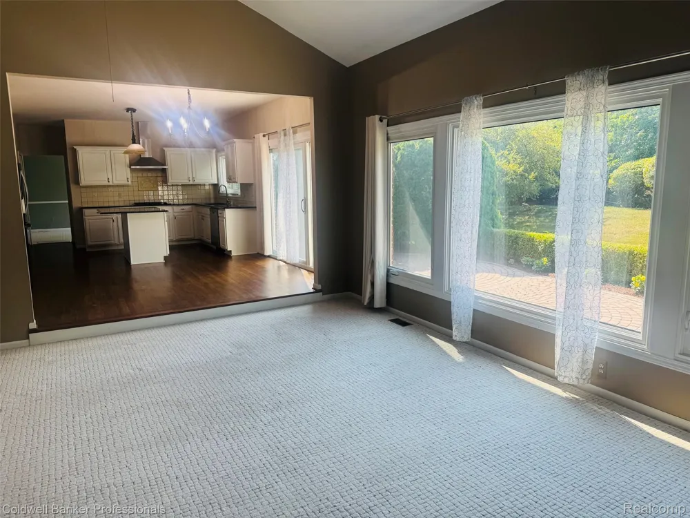171 Millstone Drive Troy City, MI 48084