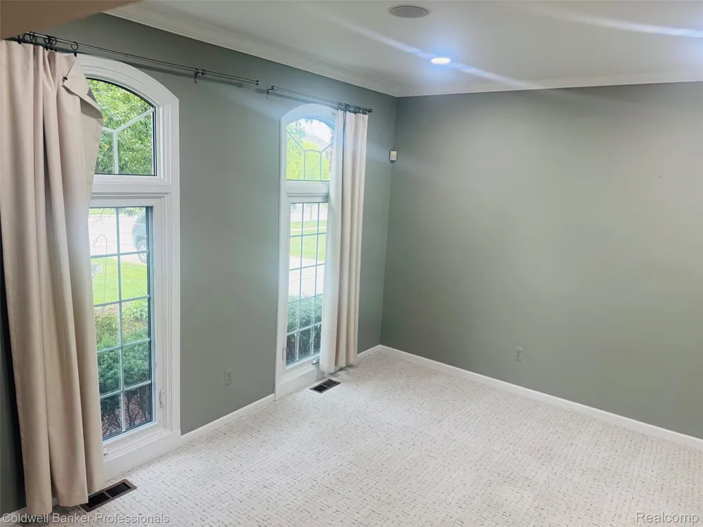 171 Millstone Drive Troy City, MI 48084