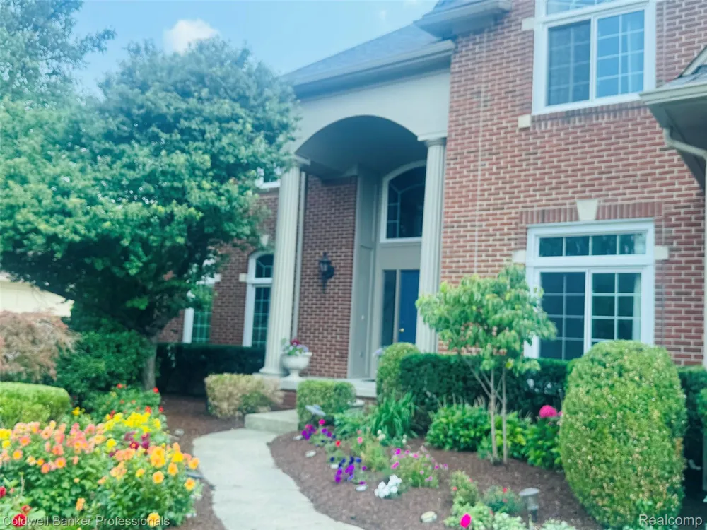 171 Millstone Drive Troy City, MI 48084