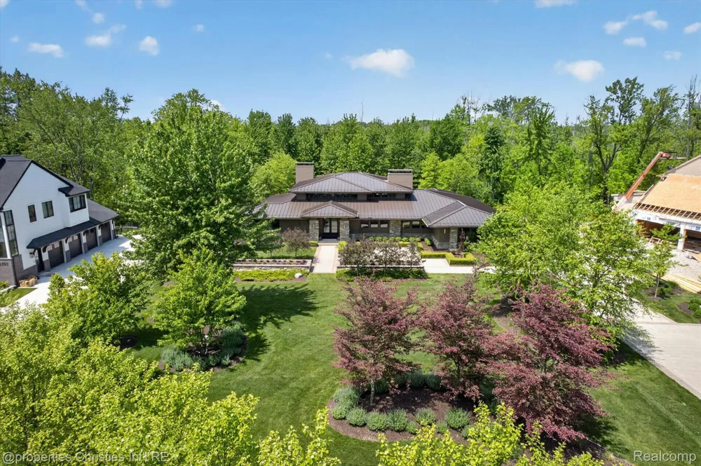 22635 Evergreen Court Novi City, MI 48374