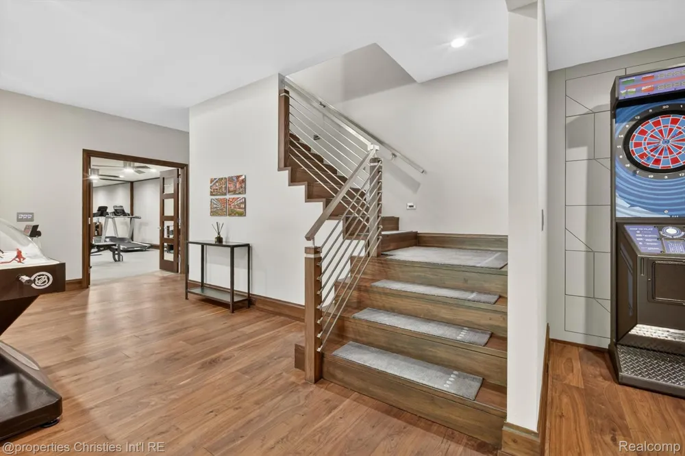 22635 Evergreen Court Novi City, MI 48374