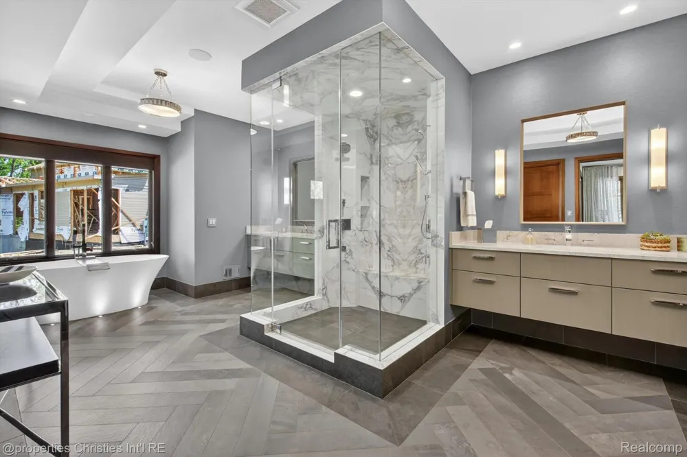 22635 Evergreen Court Novi City, MI 48374