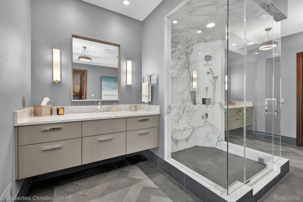 22635 Evergreen Court Novi City, MI 48374