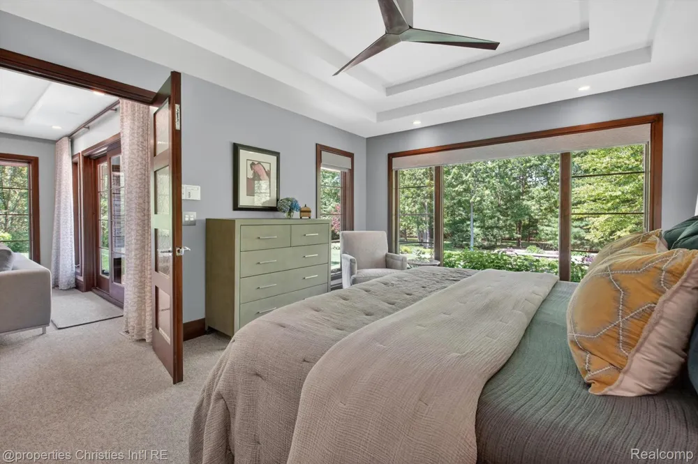 22635 Evergreen Court Novi City, MI 48374