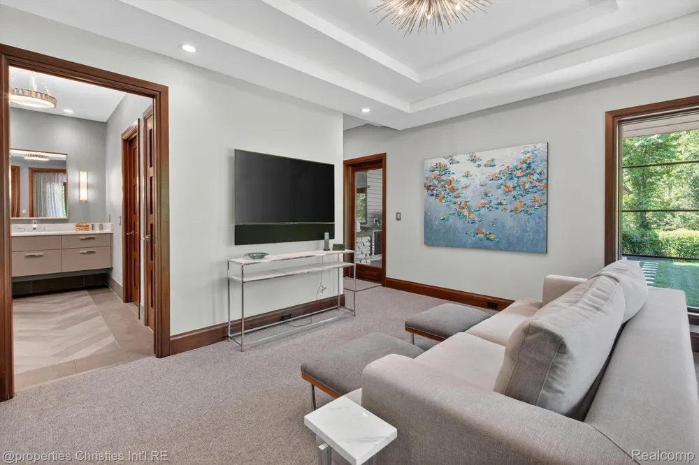 22635 Evergreen Court Novi City, MI 48374