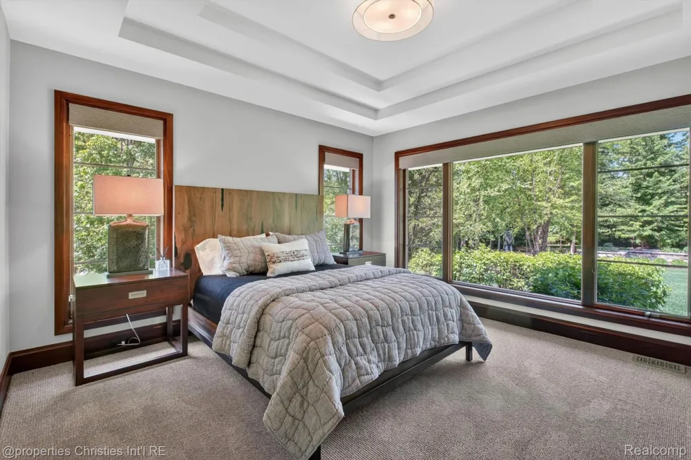22635 Evergreen Court Novi City, MI 48374
