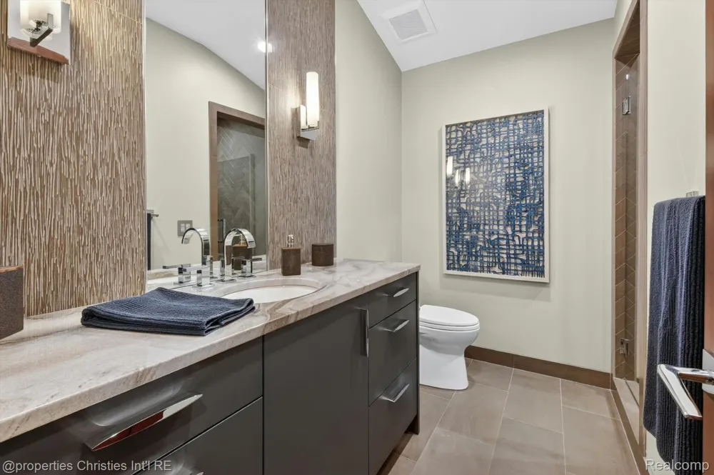 22635 Evergreen Court Novi City, MI 48374
