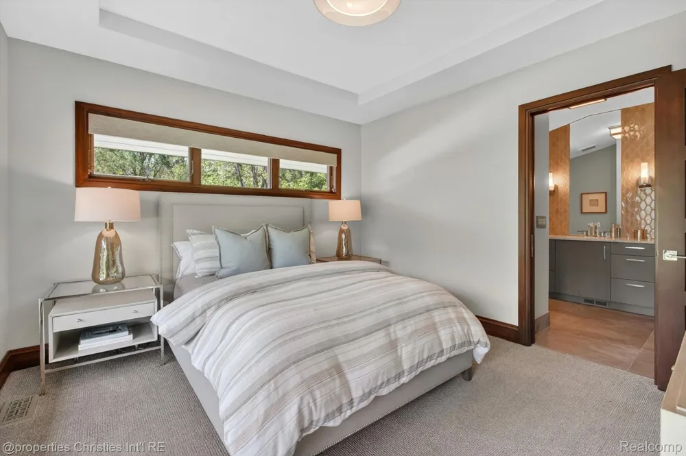 22635 Evergreen Court Novi City, MI 48374