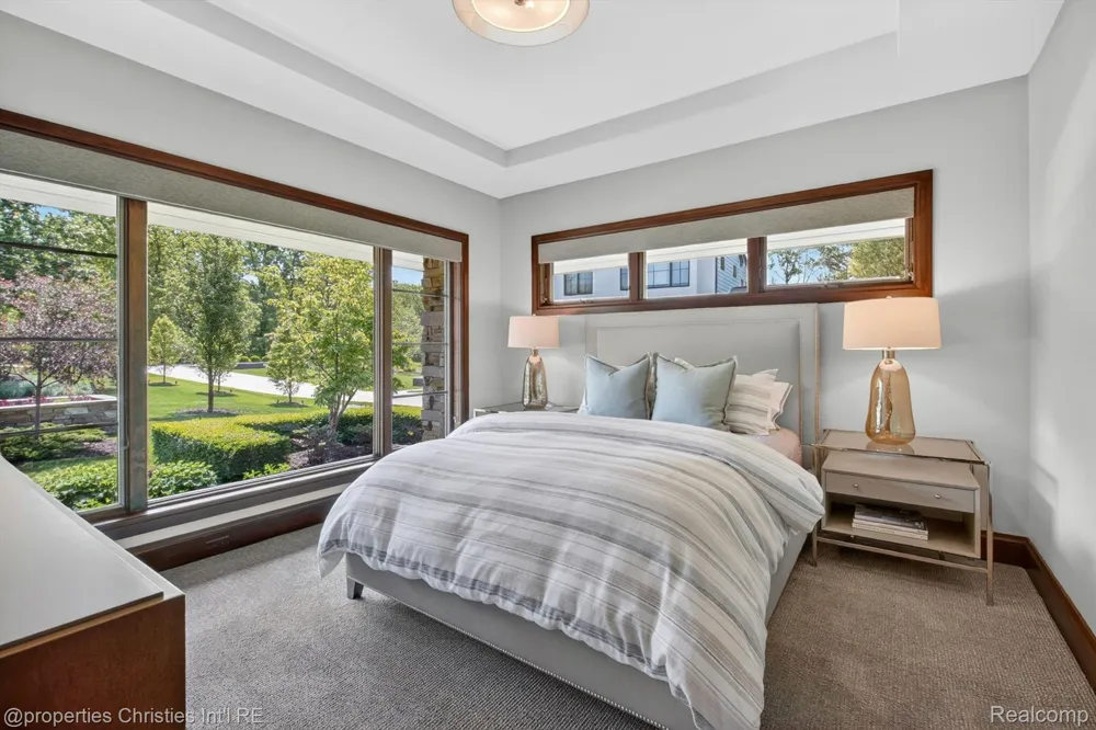 22635 Evergreen Court Novi City, MI 48374