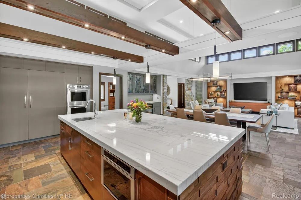22635 Evergreen Court Novi City, MI 48374