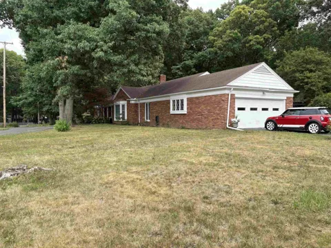 1402 Woodslea Street