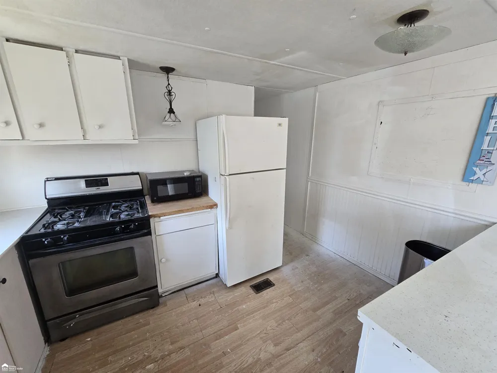 213 E oak Street St Charles Village, MI 48655