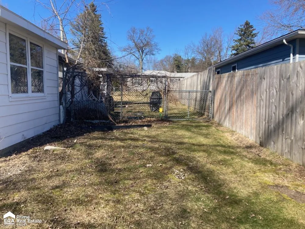 213 E oak Street St Charles Village, MI 48655