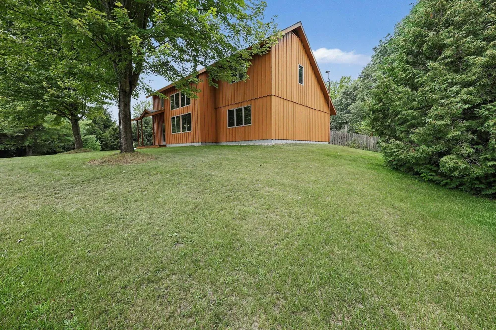3005 Penneywood Drive Leoni Township, MI 49201