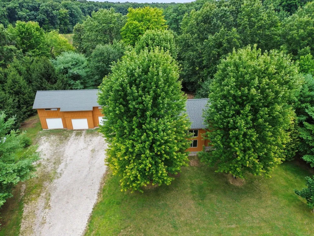 3005 Penneywood Drive Leoni Township, MI 49201